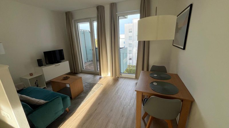 Modern apartment, fully furnished with Wi-Fi in a prime location
